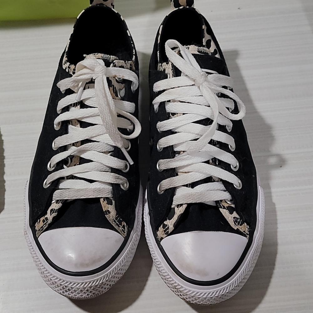 converse - Picture 2 of 6